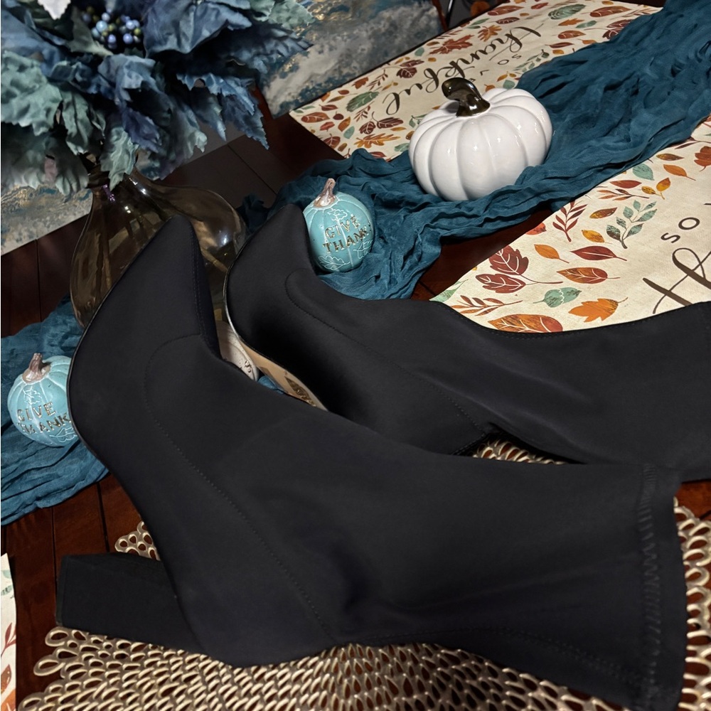 Elegant Black Women's Boots